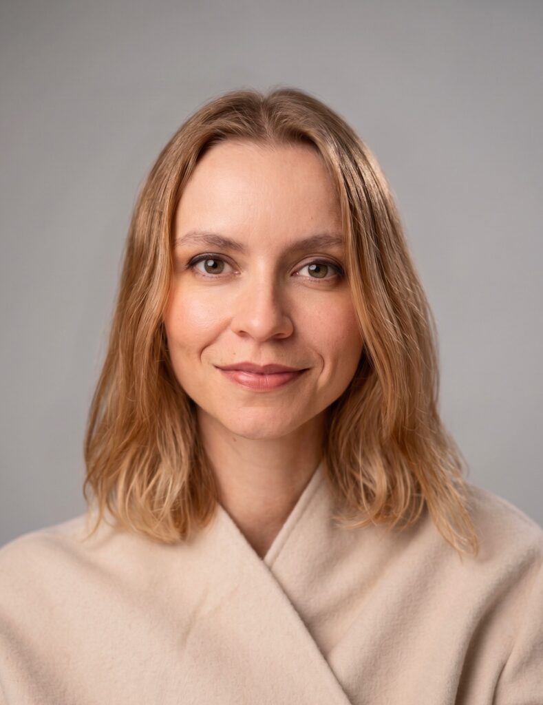 Portræt af Sofie Elskær, grafisk designer og brand arkitekt.